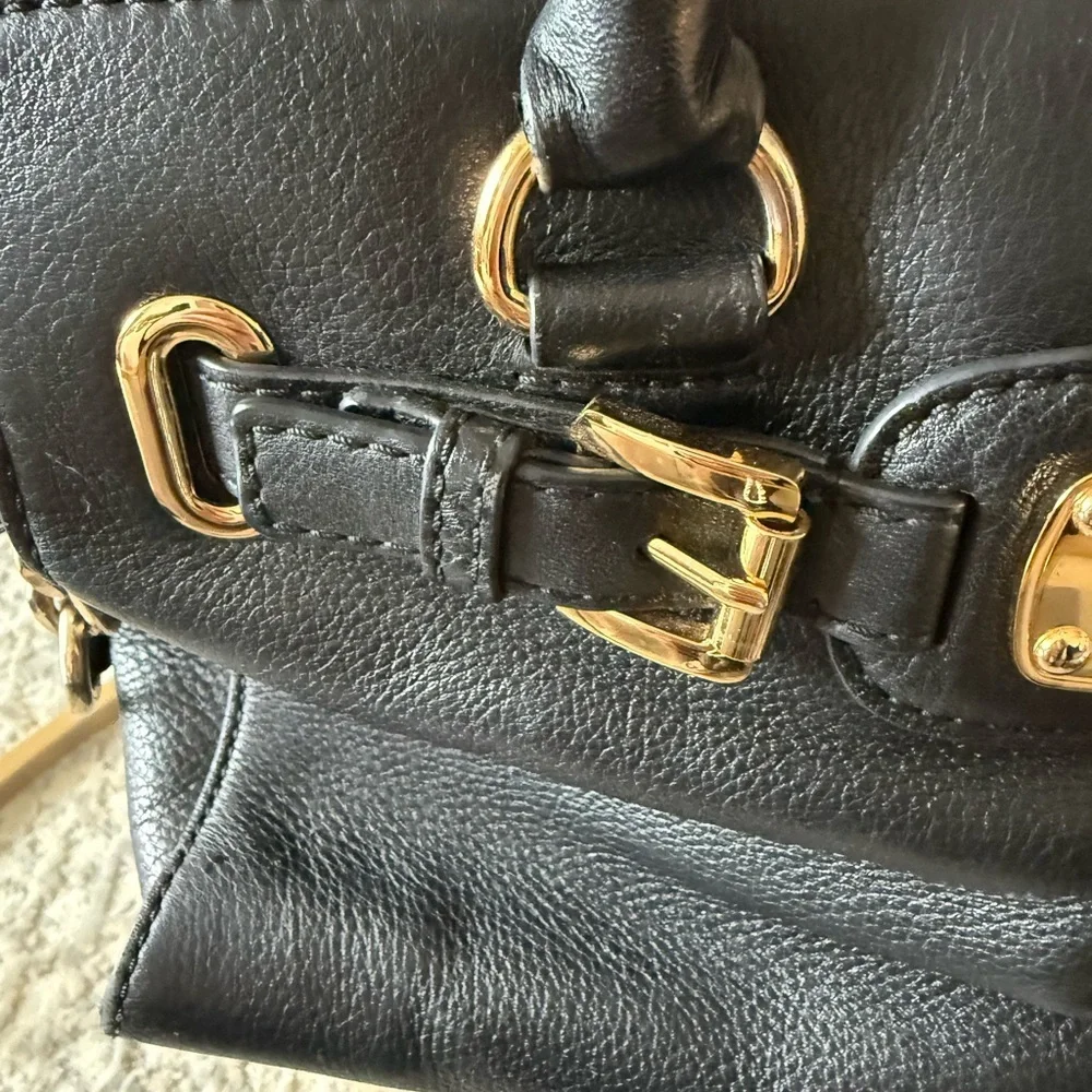 Michael Kors Hamilton East West Medium Black Pebbled Leather Bag, Gold Hardware